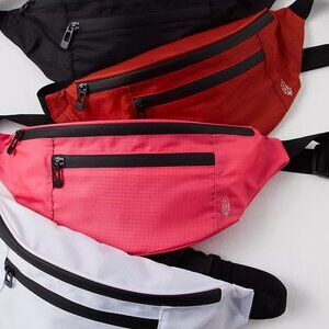 NWOT FP MOVEMENT ripstop runner bag in hot pink (OS)